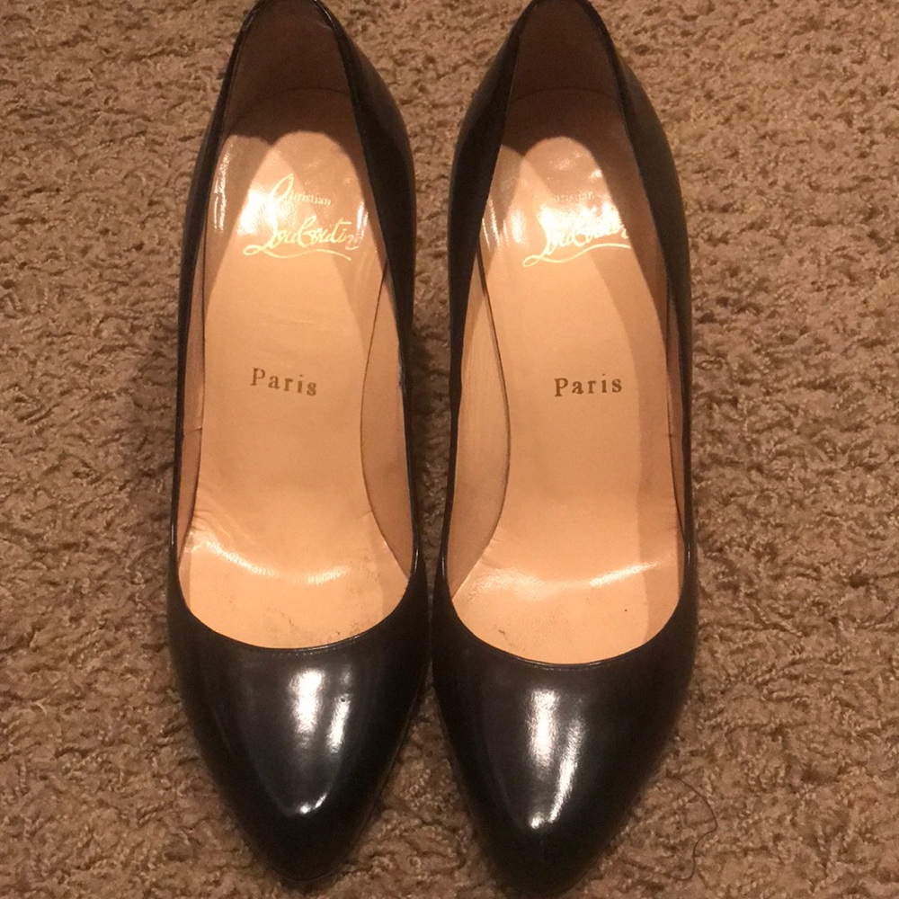 Christian Louboutin patent leather round toe pumps